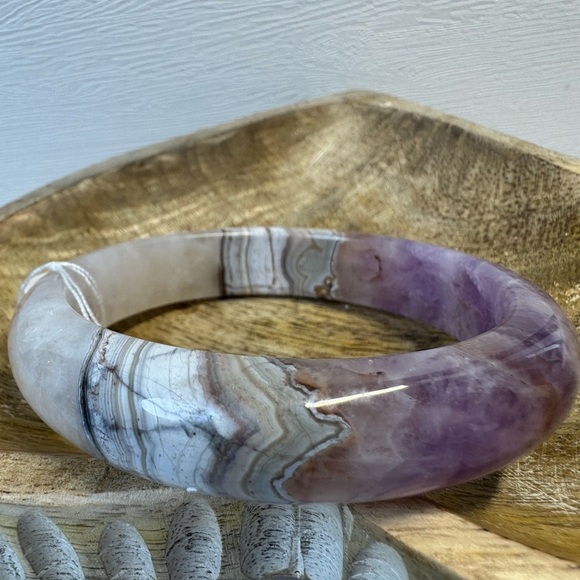 Amethyst Agate Hard Bangle - 60.7mm - Picture 5 of 10